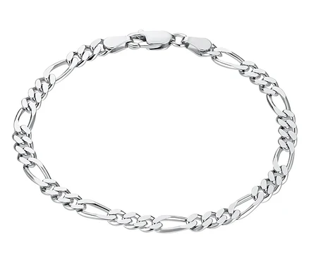 Silbernes Armband mit einem Karabinerverschluss.