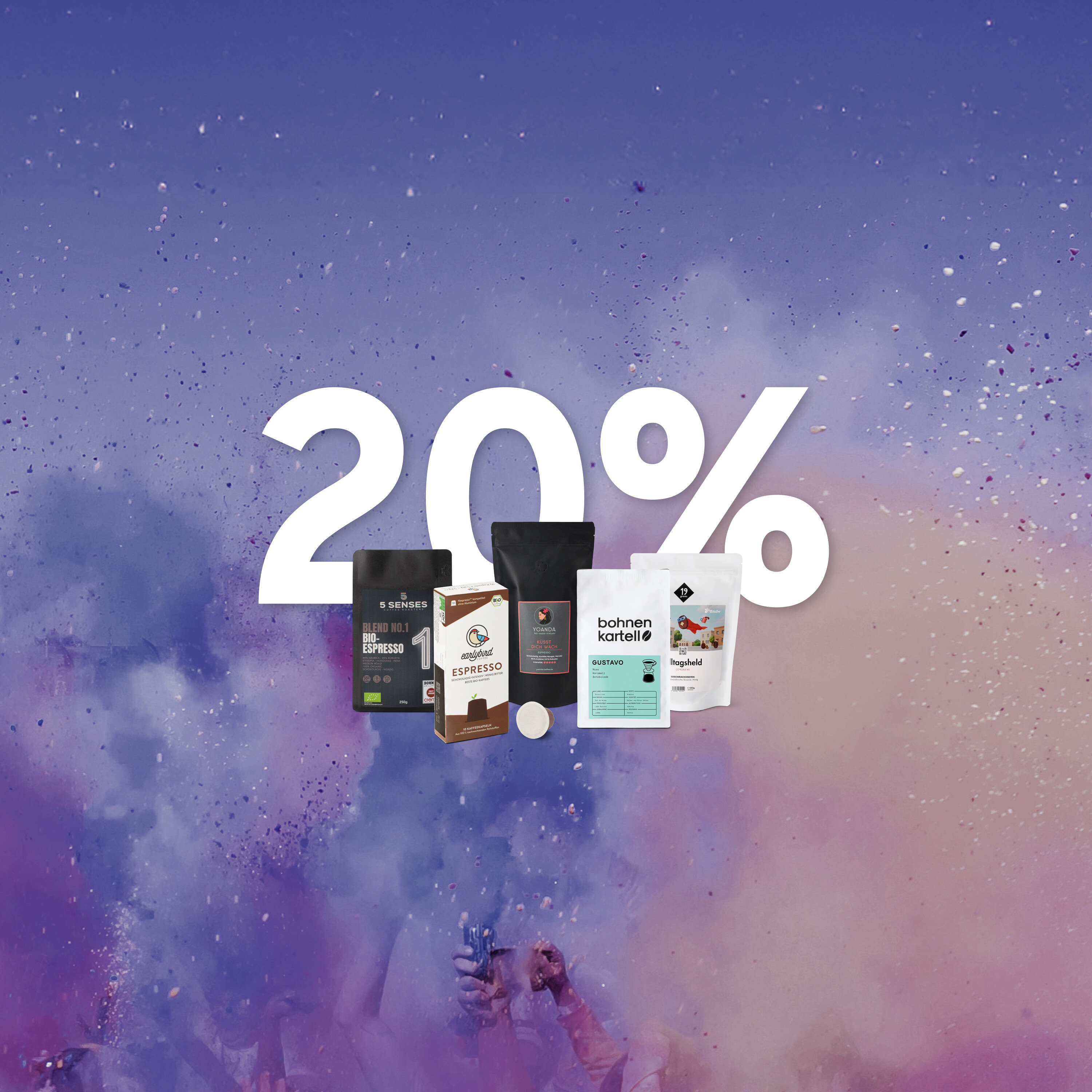 Vor lila Hintergrund sind Kaffeepackungen von 5 Senses, amybind, Yoanda, Bohnen Kartell und Hogsheld mit dem Text 20% zu sehen.