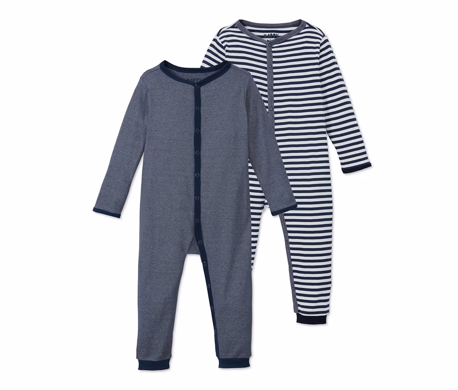 Zwei Pyjamas: einfarbig blau und blau-weiß gestreift.