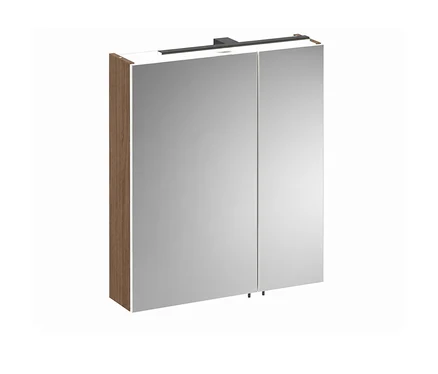 Ein Spiegelschrank mit zwei Spiegeltüren, einer dunklen Holzseitenwand links und einer weißen Oberseite. Eine schwarze Lichtleiste ist oben über den Spiegeln angebracht.