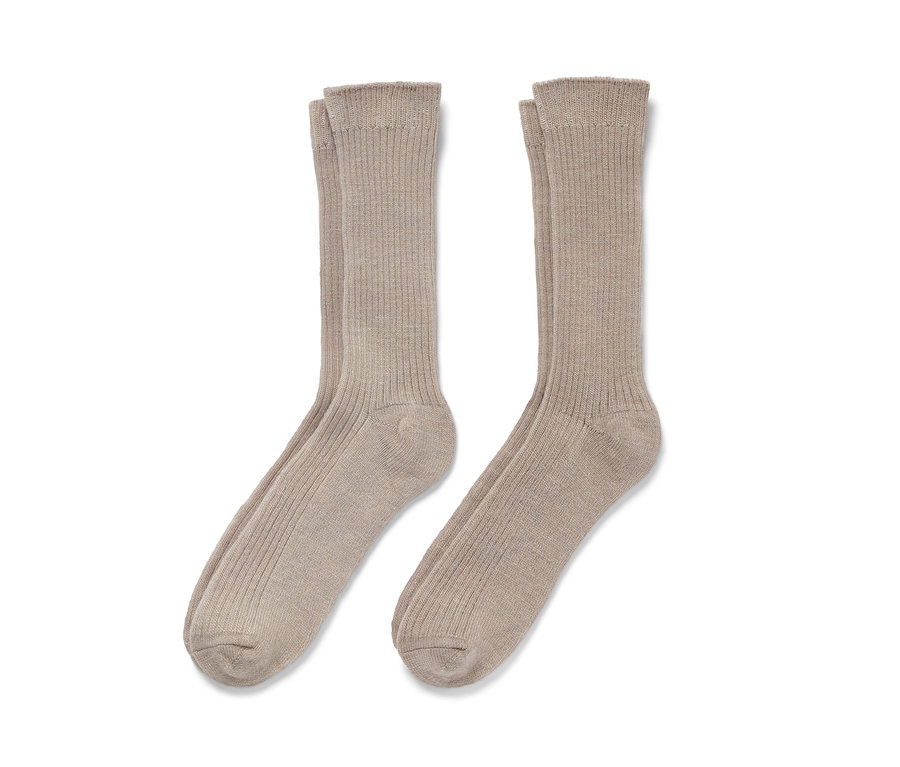 Zwei Paar Rippsocken.