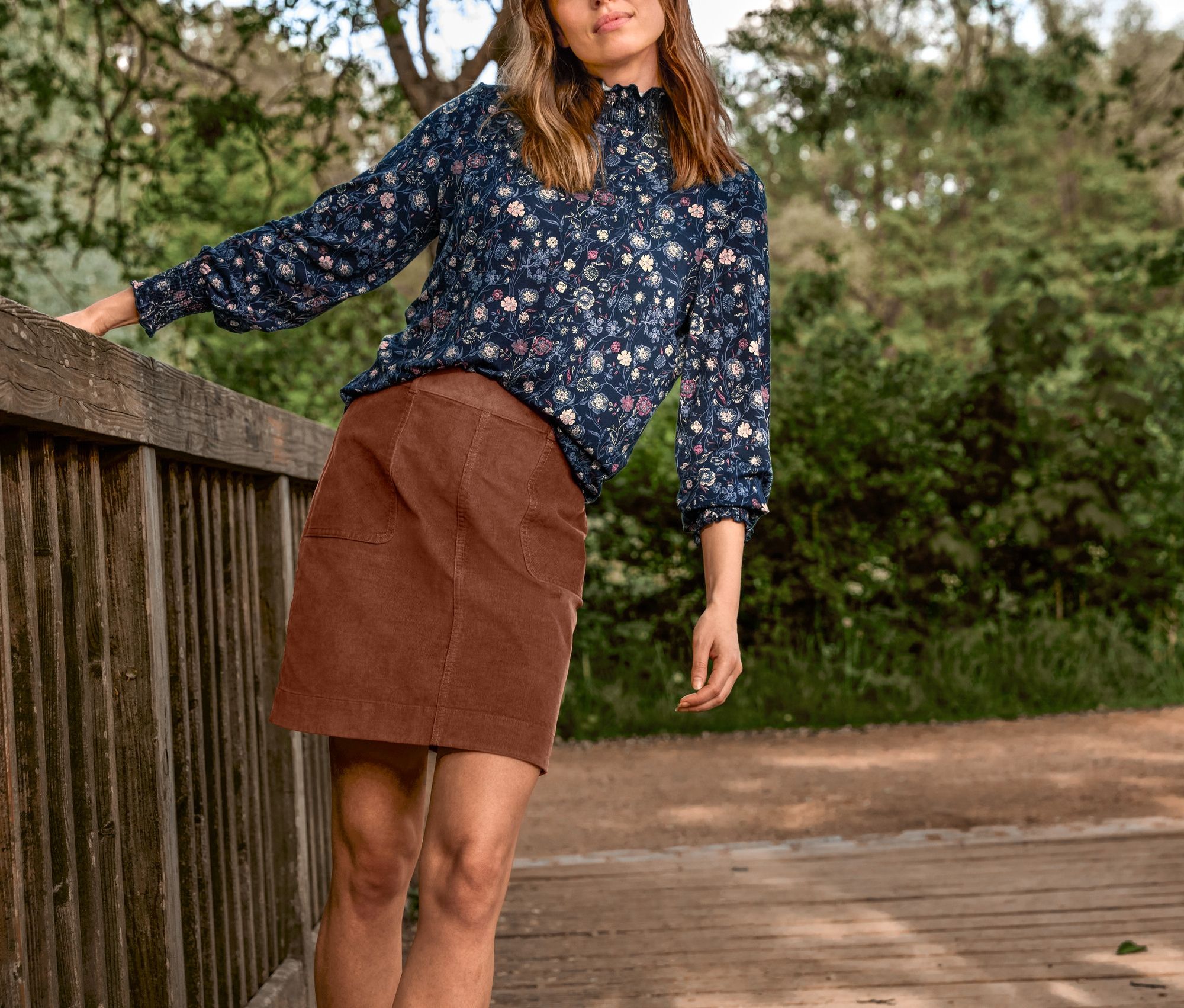 Thumbnail - Tchibo - Florales Blusenshirt mit Stehkragen - Damen - Gr. XL - dunkelblau/geblümt