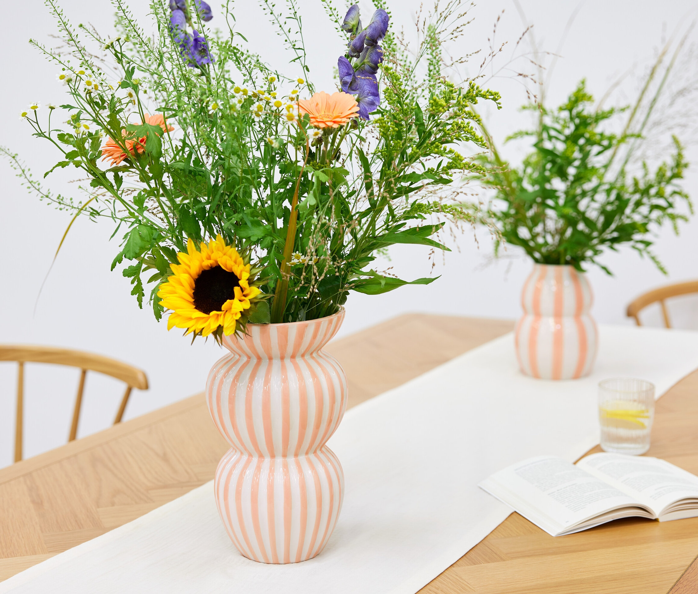 Blumen in grosser Vase.