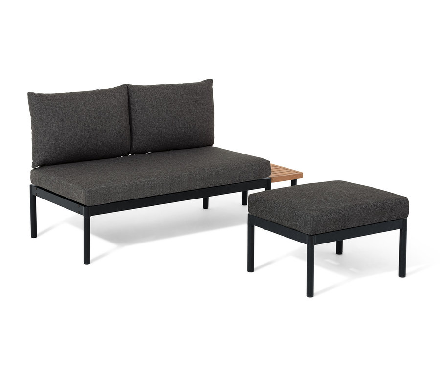 Ein Balkon-Lounge-Set »Elin« mit einem Hocker. Die Möbel haben graue Polster und einen schwarzen Rahmen.