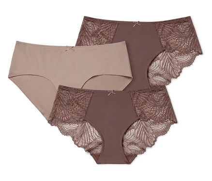 Drei Damenslips liegen übereinander. Einer ist beige, zwei sind braun mit Spitze.