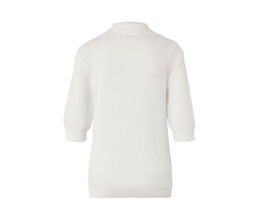 Rückansicht des weißen, sommerlichen Strickpullovers.