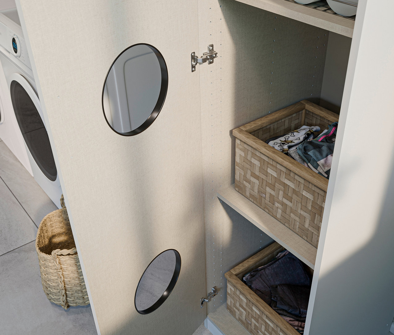 Geöffneter rauch Wäscheschrank und Eckschrank »Allrounder« mit Wäschekörben und Waschmaschine im Hintergrund.
