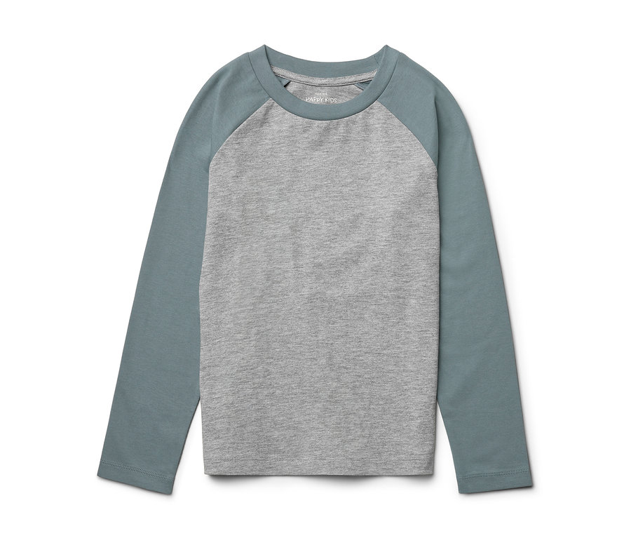 Graues Langarmshirt mit blauen Raglanärmeln.