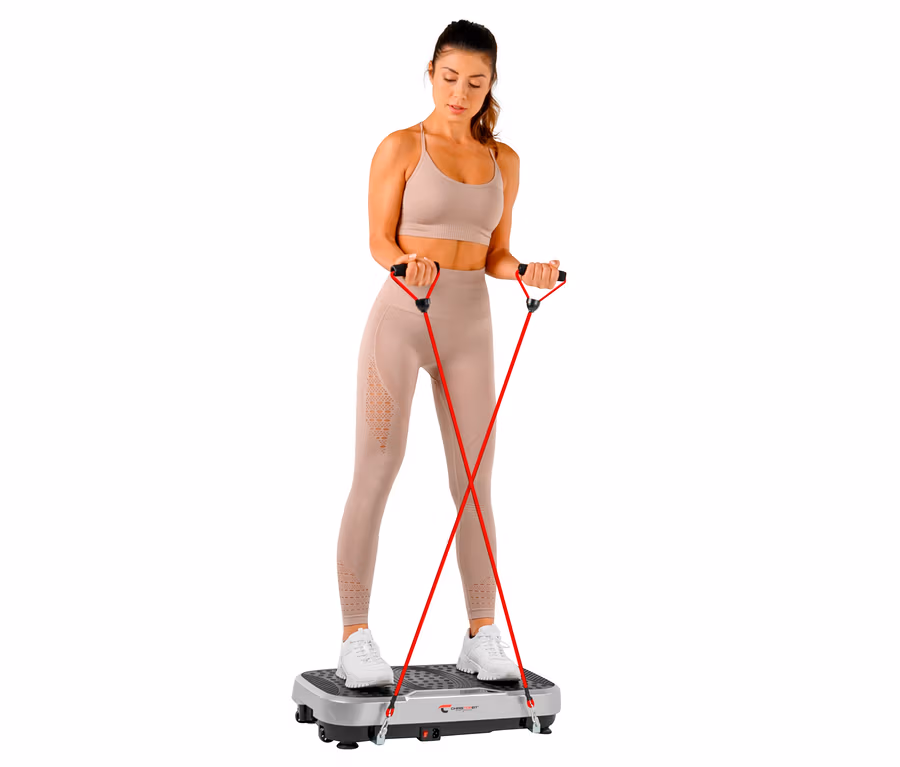 Frau steht auf Christopeit Vibrationstrainer »Vibro VBT 4200« und trainiert mit einem Expander.