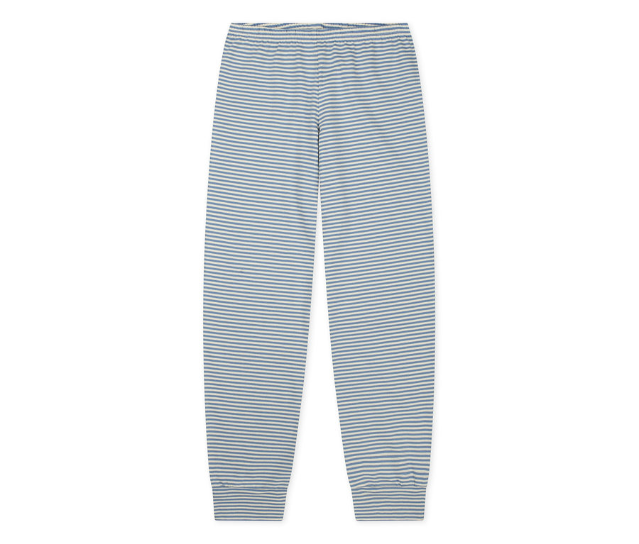 Kinder-Pyjamahose mit hellblauen und weißen Querstreifen.