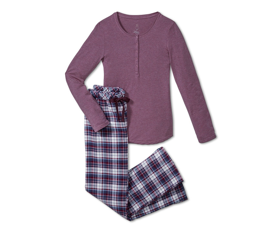 Lila Flanell-Pyjama mit karierter Hose.