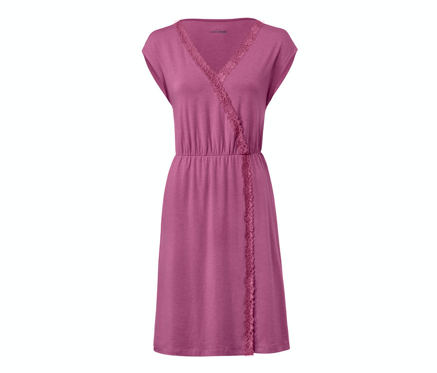 Violettes Nachthemd mit Spitze.