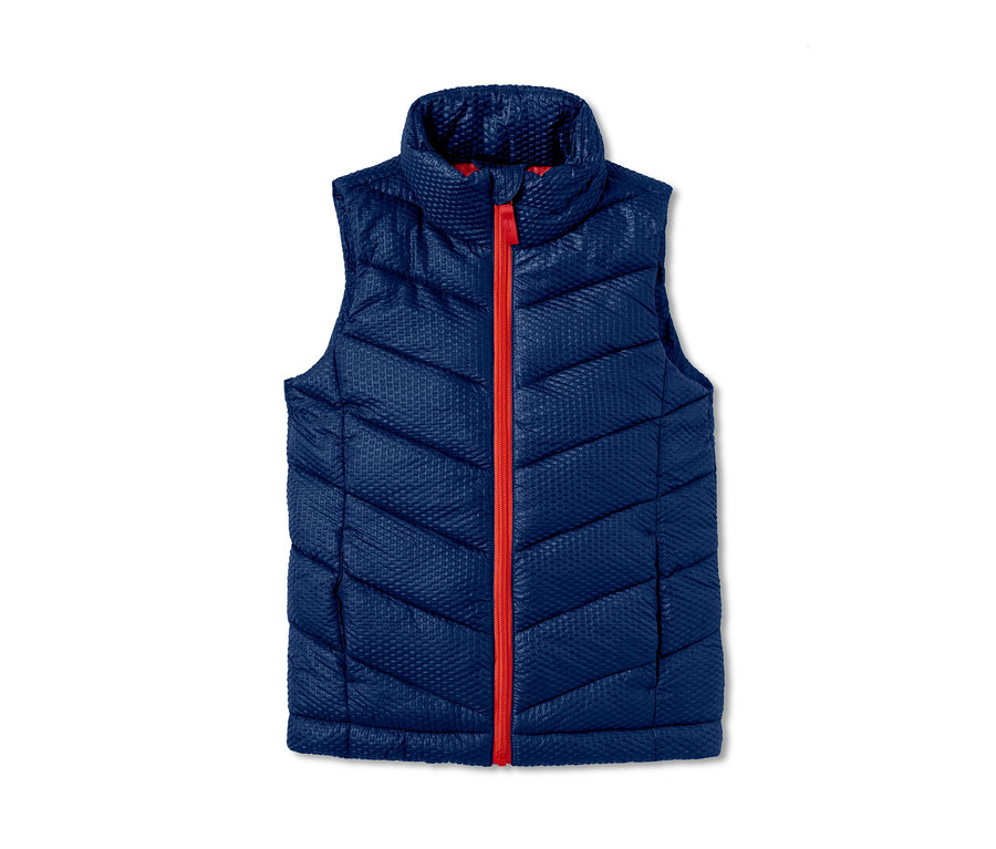 Dunkelblaue Steppweste mit recyceltem Material und rotem Reißverschluss.