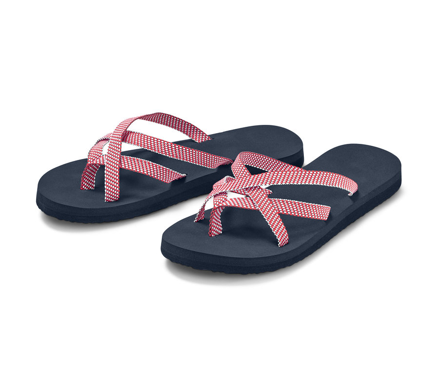 Zwei blaue Zehengreifer mit roten und weißen Riemen.