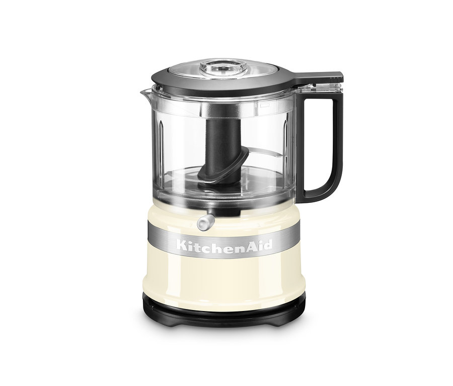 Cremefarbener KitchenAid-Zerkleinerer.