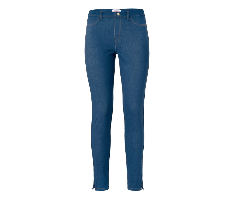 Blaue Jeggings mit Knopf.