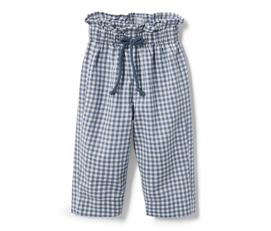 Eine blau-weiß karierte Culotte mit Kordelzug in der Taille.