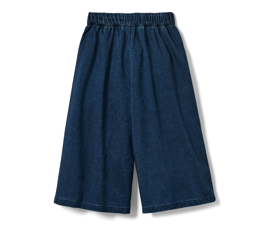 Dunkelblaue Kleinkind-Culotte mit elastischem Bund auf weißem Hintergrund.