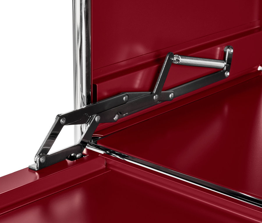 Detailaufnahme des geöffneten roten Sideboards »CN3« mit 4 Klappfächern, mit Innenmechanismus und verchromter Stütze.