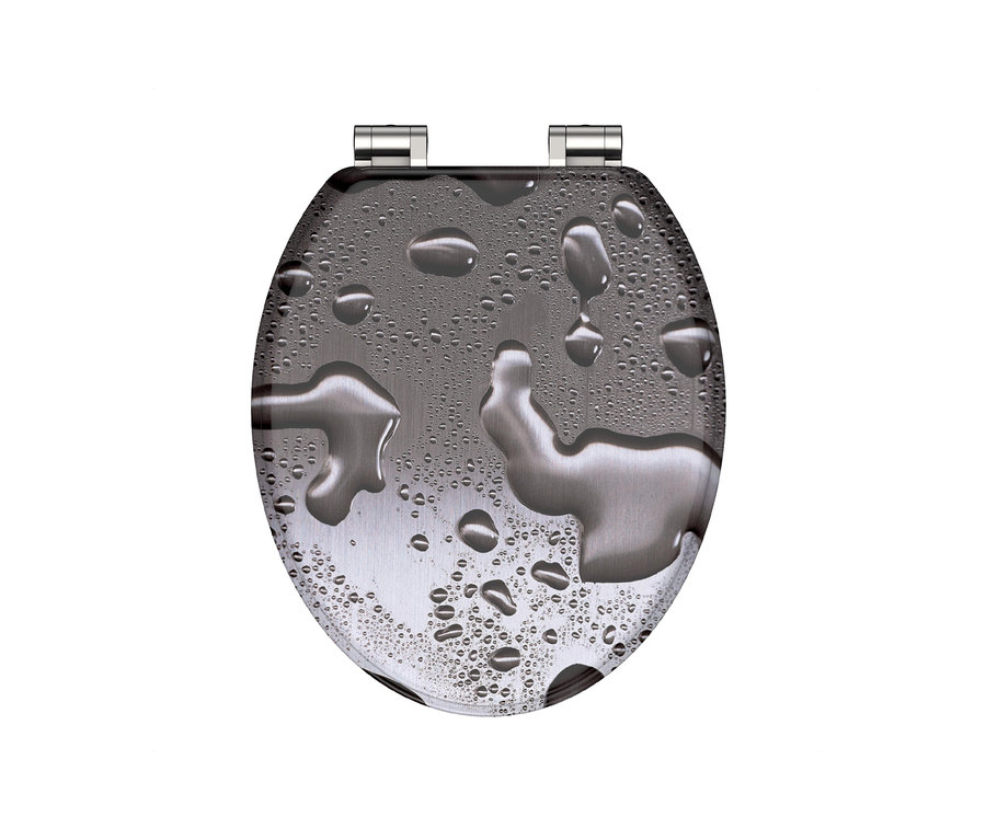 Nahaufnahme eines MDF WC-Sitzes, Grey Steel, der mit Wassertropfen bedeckt ist.