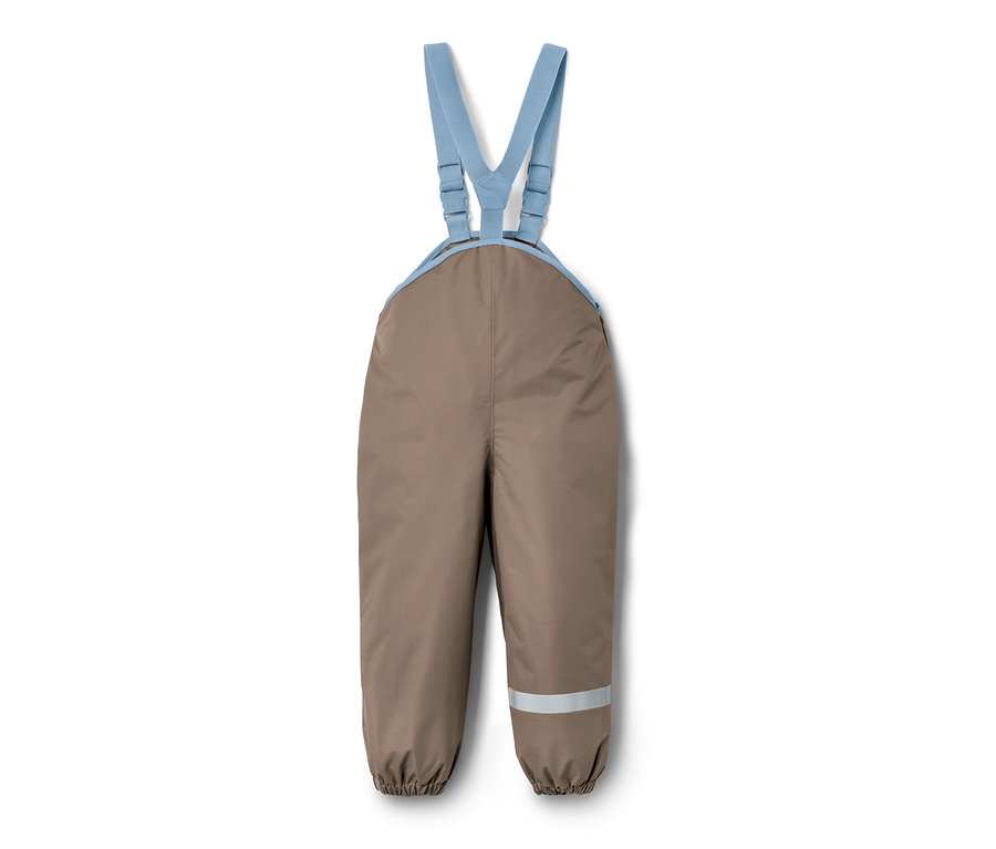 Braune Kleinkind-Regenhose mit blauen Trägern.