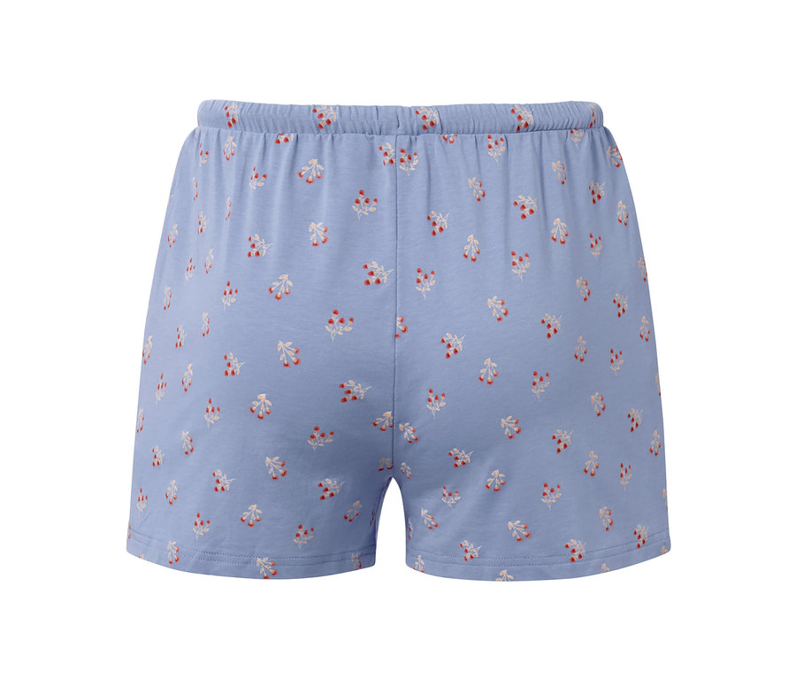 Hellblaue Shorts mit Blumenmuster.