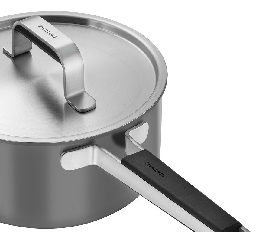 Detailansicht des grauen ZWILLING PURE Edelstahl-Kochgeschirr-Sets, 5-teilig, mit Deckel.