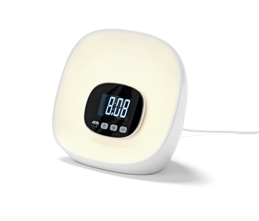 Weißer Lichtwecker mit Radio und digitaler Anzeige, die 8:08 anzeigt.