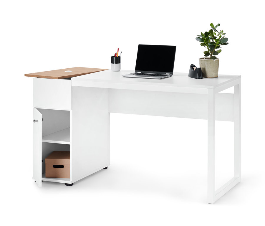 Weißer Schreibtisch mit Stauraum, auf dem sich ein Laptop, eine Topfpflanze und ein Klebebandhalter befinden.