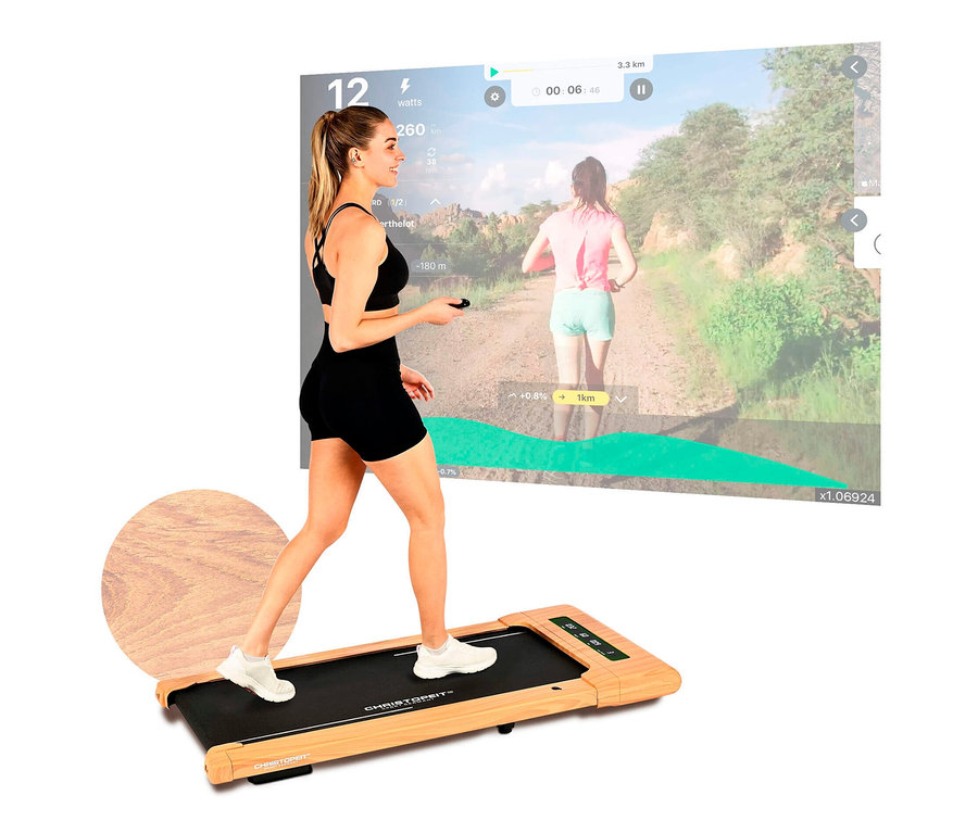 Frau benutzt Walking-Pad »4.2 Holzoptik«.