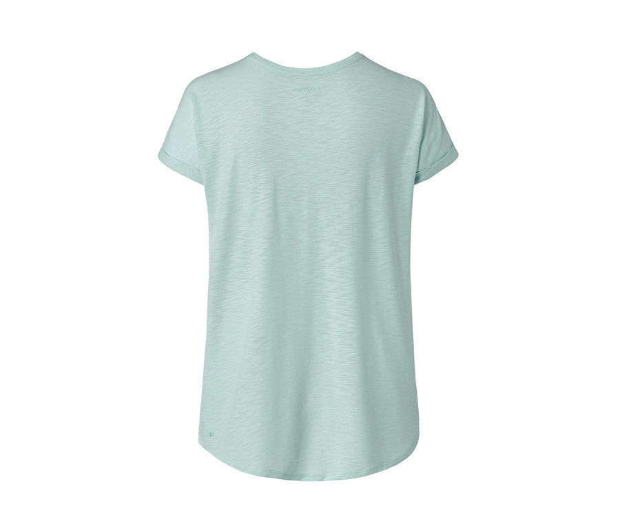 Detailansicht eines mintfarbenen Sportshirts.