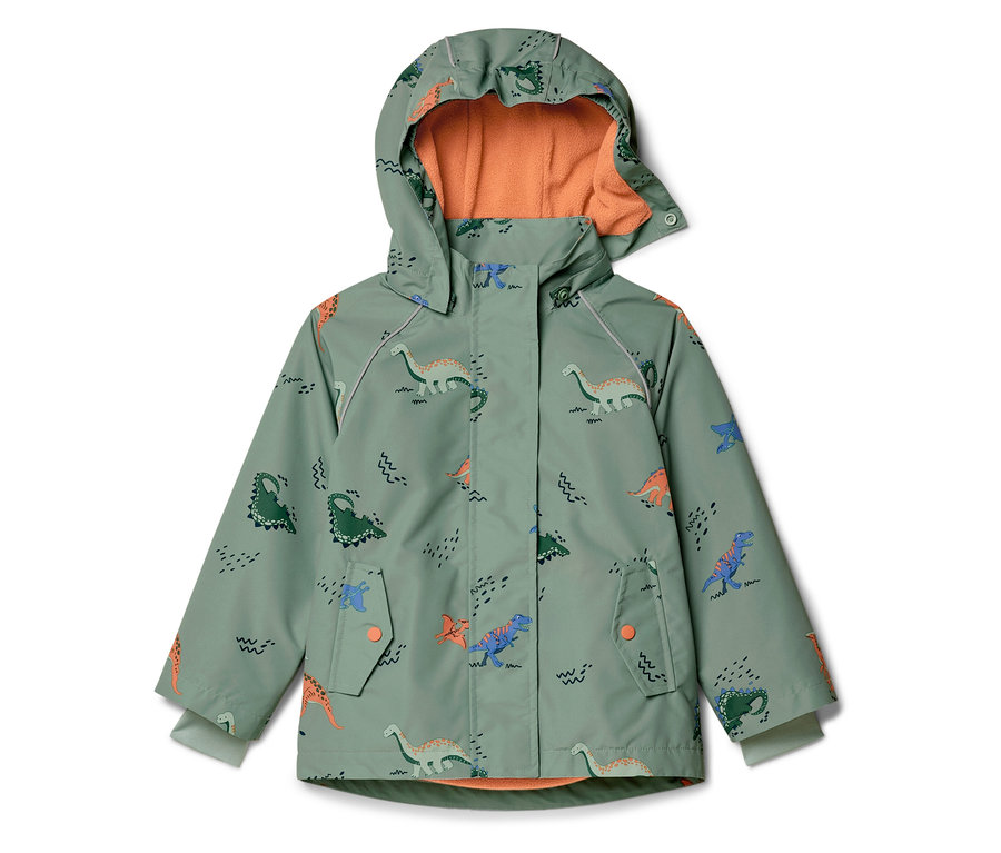 Eine grüne Kinderjacke mit Kapuze und Dinosaurier-Muster liegt auf einem weißen Hintergrund.