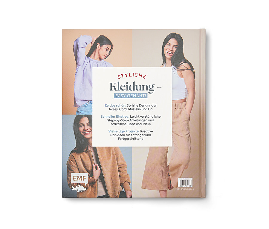 Buchcover 'STYLISHE Kleidung - EASY GENÄHT!' zeigt vier Frauen in selbstgenähter Kleidung: eine Frau im lila Off-Shoulder-Top, eine im weißen Crop-Top, eine in brauner Cordjacke und eine in beigefarbener weiter Hose.
