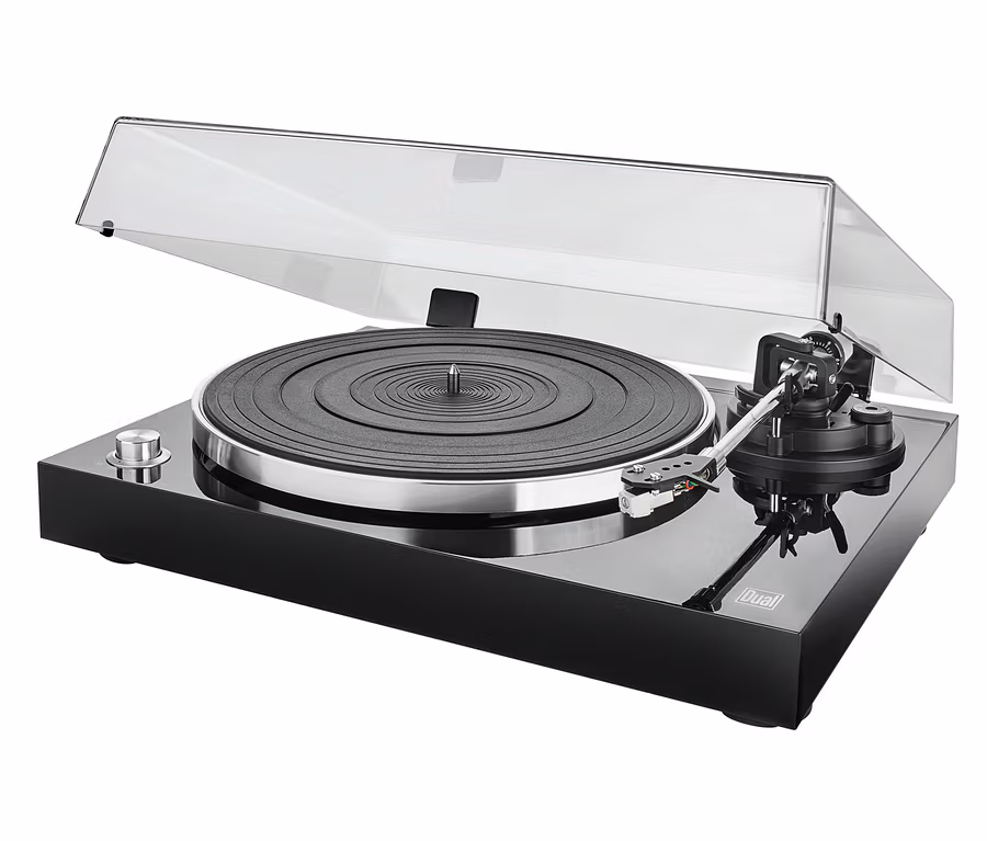 Nahaufnahme des schwarzen Hi-Fi-USB-Plattenspielers »Dual DT 500« mit transparenter Abdeckung.