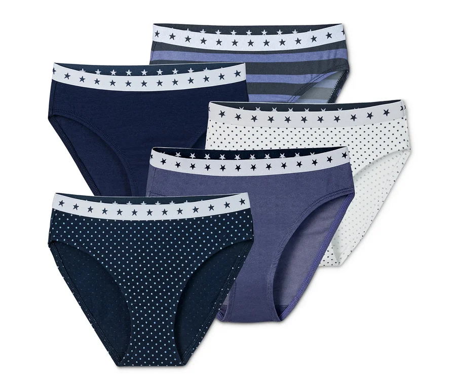 Fünf Mädchen-Slips mit Sternen in Blau und Weiß.