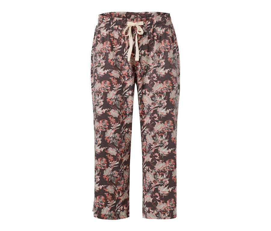 Eine 3/4-Pyjama-Hose mit Blumenmuster.