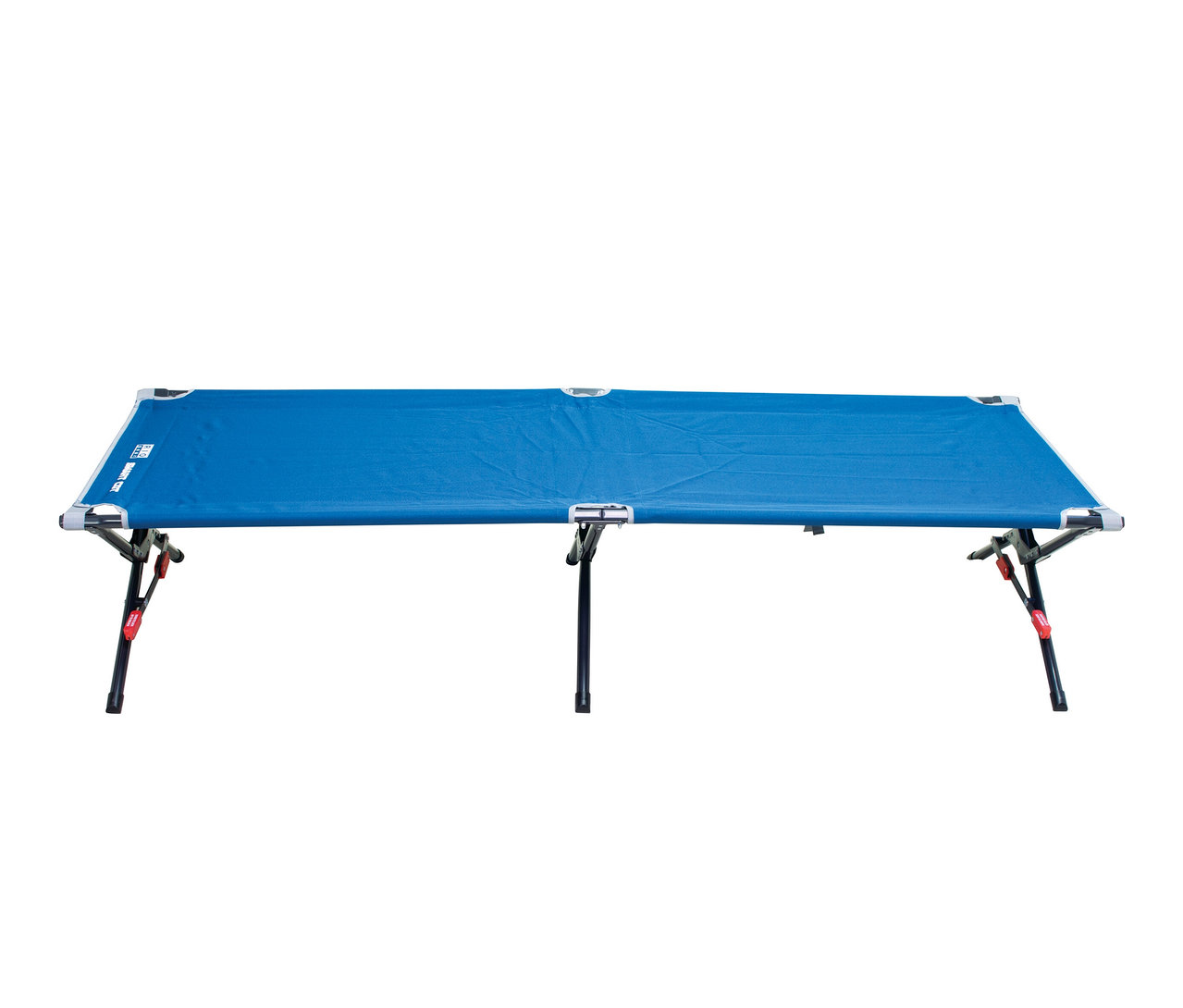 Blaue Campingliege mit schwarzen Beinen.