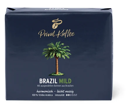 Eine 500g Packung Privat Kaffee Brazil Mild Gemahlen auf einem weißen Hintergrund.