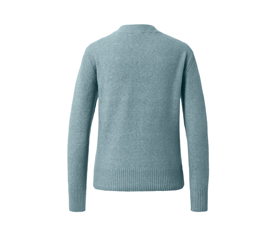 Eine blaue Strickjacke mit Wolle von hinten.