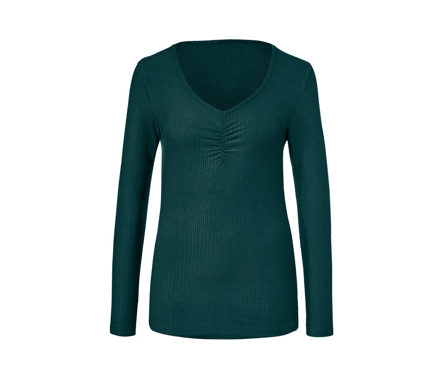 Grünes Langarmshirt mit Rippstruktur.