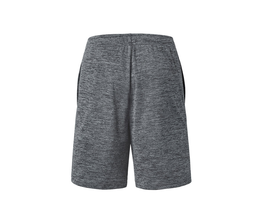 Graue Sportshorts.