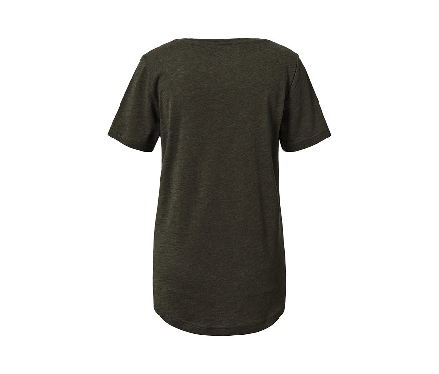 Dunkelgrünes Sportshirt.