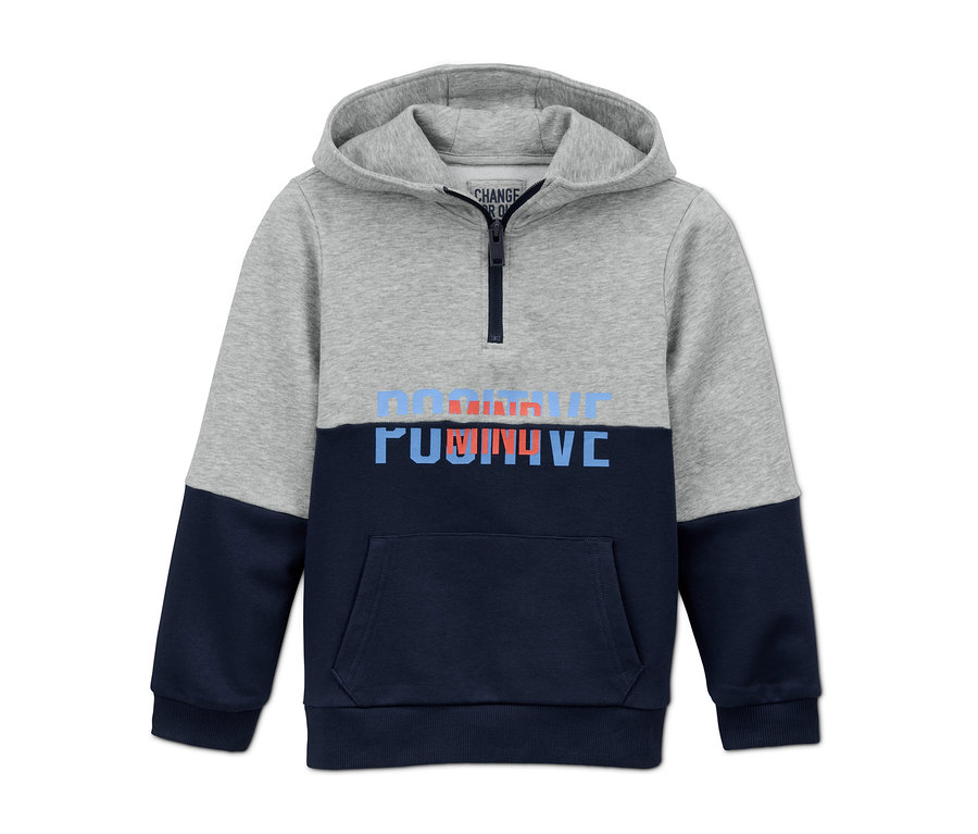 Grauer und dunkelblauer Hoodie.