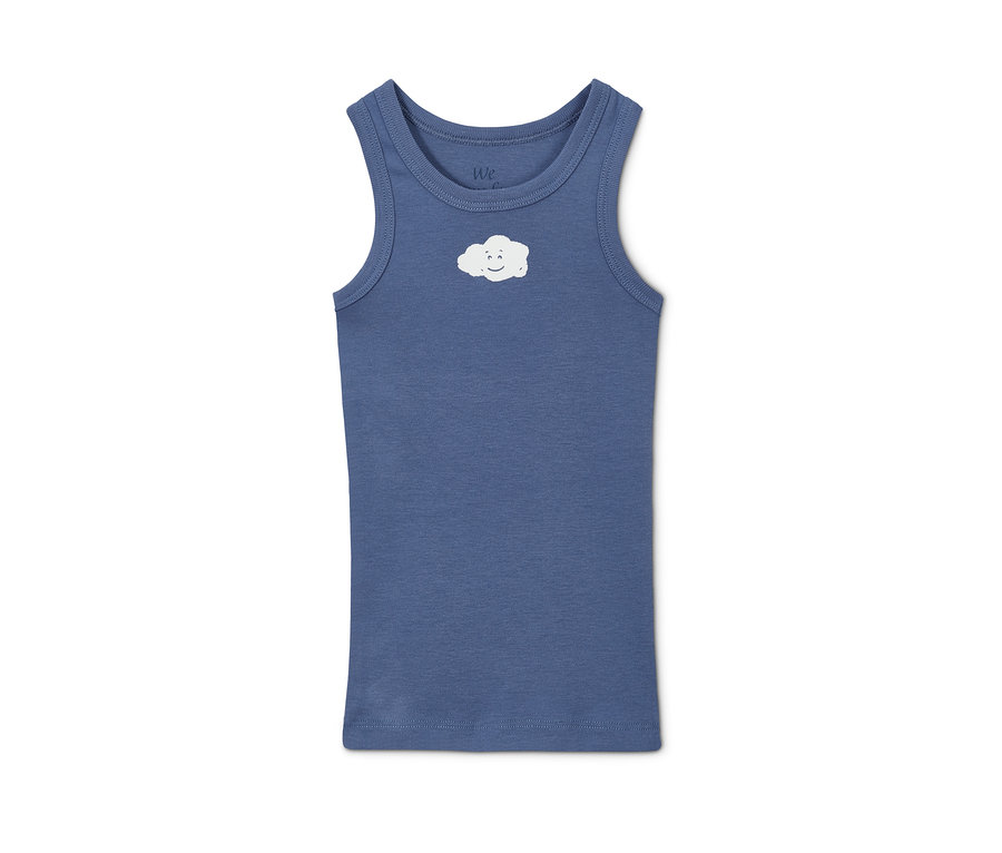 Blaues Unterhemd mit Wolken-Print.