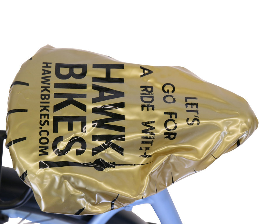 Goldener Sattelbezug mit HAWK Bikes Schriftzug auf einem Fahrrad.