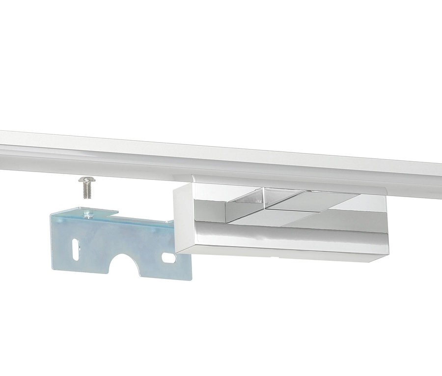 Detail einer verchromten Spiegelleuchte Eglo Pandella 1, 60 cm, die an der Decke befestigt ist.