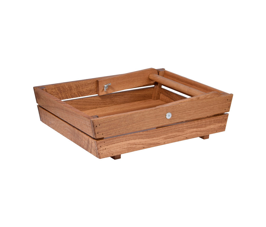 Ein brauner hölzerner Erntekorb.