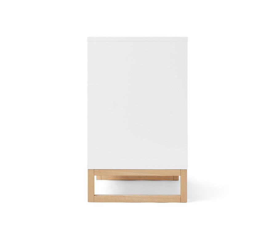 Weißer Waschbeckenunterschrank mit Tür und Seitenfach.