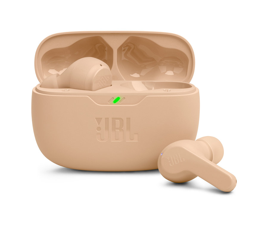 Creme JBL Wave Beam Ohrhörer mit offenem Ladecase.