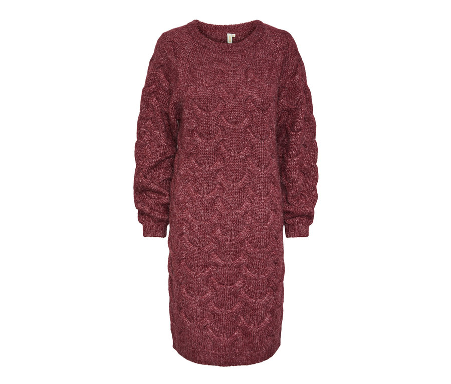 Ein rosafarbenes Grobstrick-Kleid.